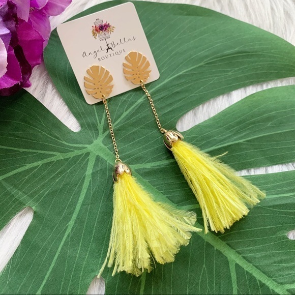AngelBellas Jewelry - Leaf Goldtone Long Dangling Earrings with feathers